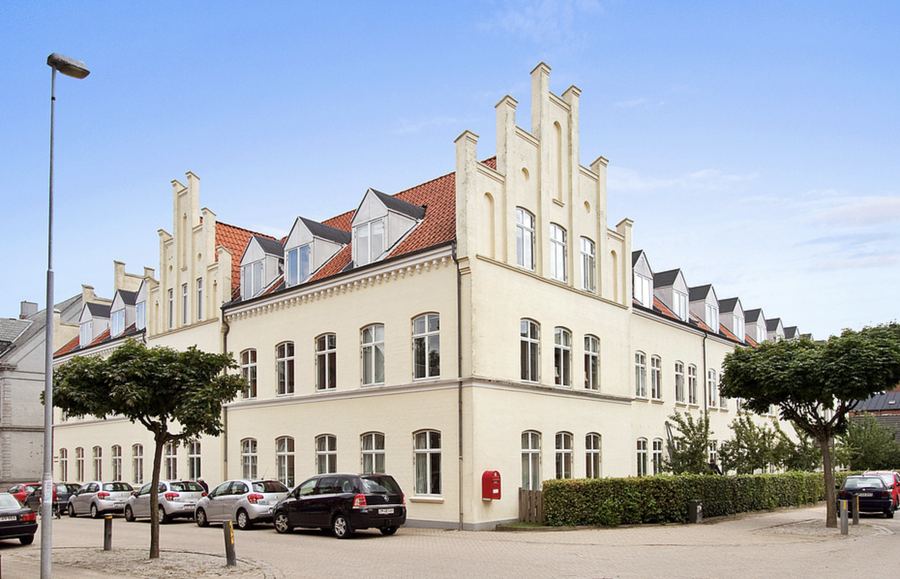 Historic facade of Oluf Bagers Gade 28, Papirgården, in Odense city centre